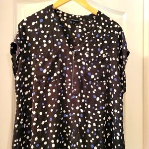 Torrid cap sleeve blouse.